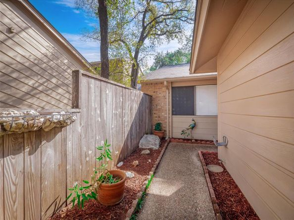 7211 Lakewood DR E118, Austin TX 78750