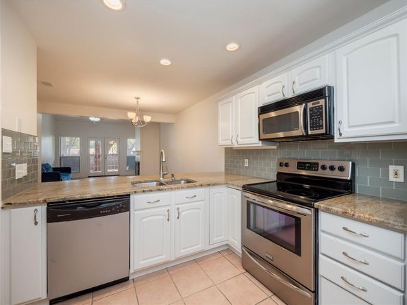 7211 Lakewood DR E118, Austin TX 78750