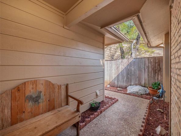 7211 Lakewood DR E118, Austin TX 78750