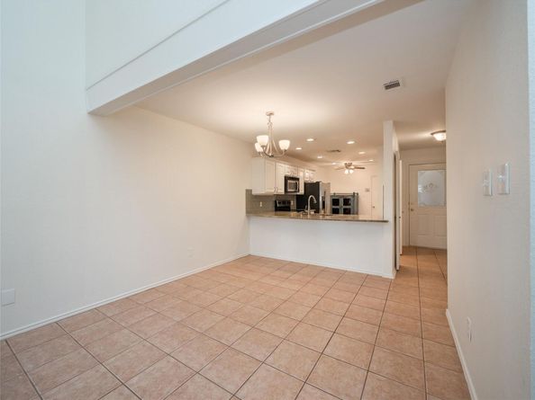 7211 Lakewood DR E118, Austin TX 78750