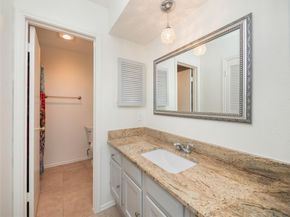 7211 Lakewood DR E118, Austin TX 78750