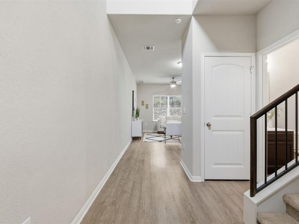 516 E Slaughter LN 2303, Austin TX 78744