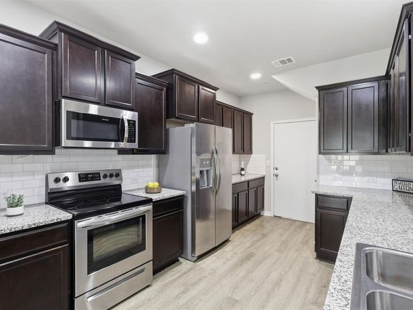 516 E Slaughter LN 2303, Austin TX 78744