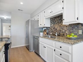 6486 Hart LN, Austin TX 78731