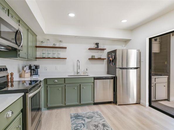 170 World Of Tennis SQ, Lakeway TX 78738