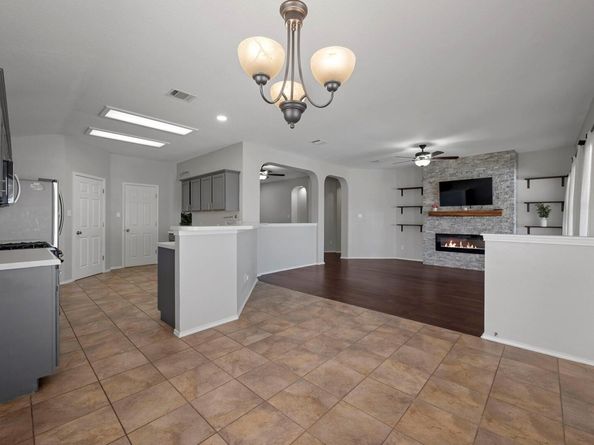 1500 Lochaline LOOP, Pflugerville TX 78660