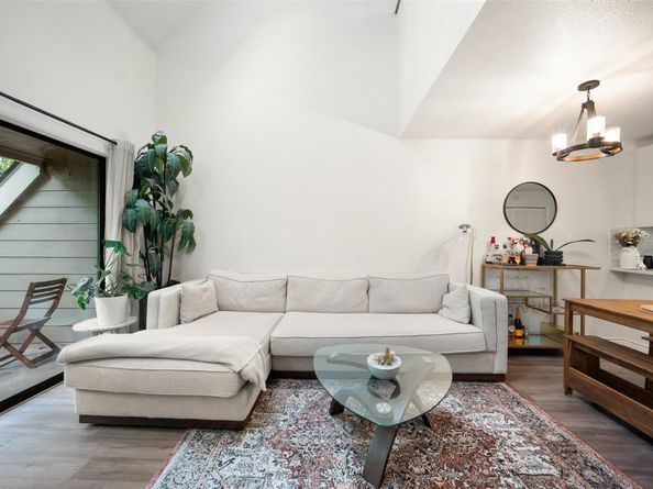 1135 Barton Hills DR 355, Austin TX 78704