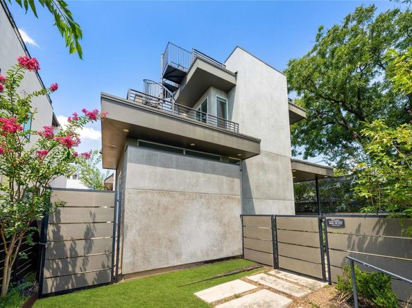 2004 E 8th ST, Austin TX 78702