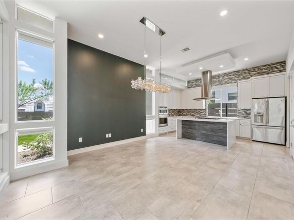 2004 E 8th ST, Austin TX 78702