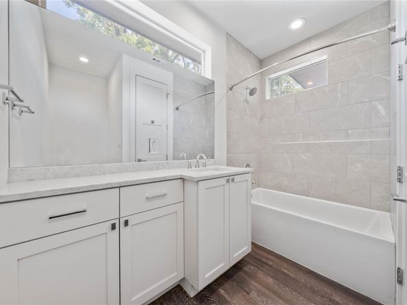 2004 E 8th ST, Austin TX 78702