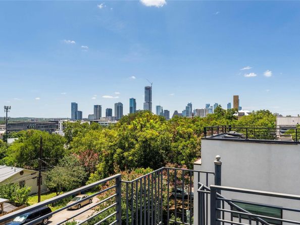 2004 E 8th ST, Austin TX 78702
