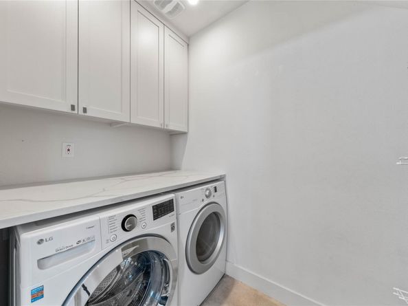 2004 E 8th ST, Austin TX 78702