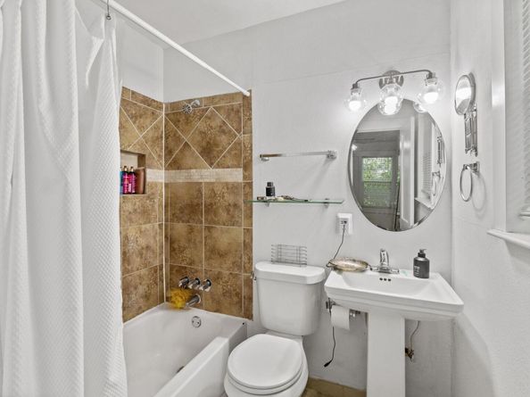 1202 E 29th ST B, Austin TX 78722