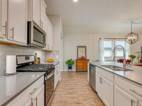 1009 Goldilocks LN, Manchaca TX 78652