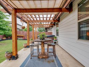 1009 Goldilocks LN, Manchaca TX 78652