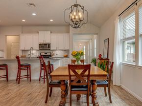 1009 Goldilocks LN, Manchaca TX 78652