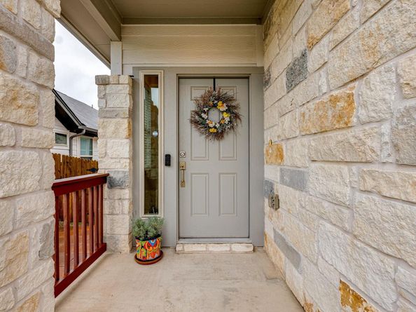 1009 Goldilocks LN, Manchaca TX 78652
