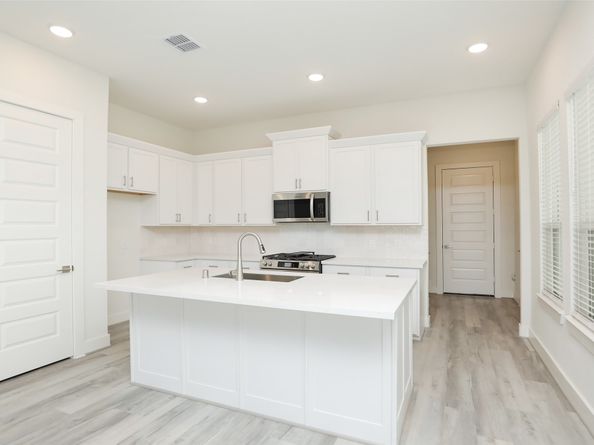 119A E 43rd Street, Houston TX 77018