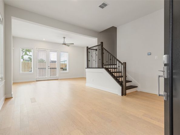 908A W 21st Street, Houston TX 77008