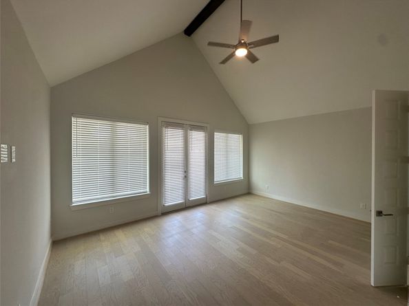 908A W 21st Street, Houston TX 77018