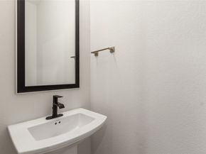 908A W 21st Street, Houston TX 77008