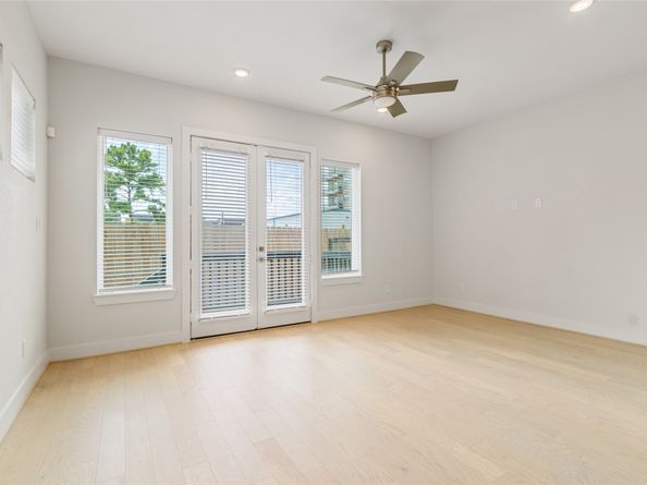 908A W 21st Street, Houston TX 77008