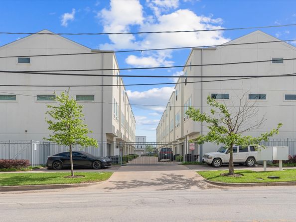 3115 Leeland Street, Houston TX 77003