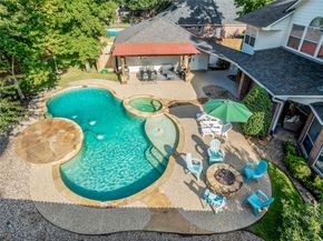 27 N Terrace Mill Circle, The Woodlands TX 77382