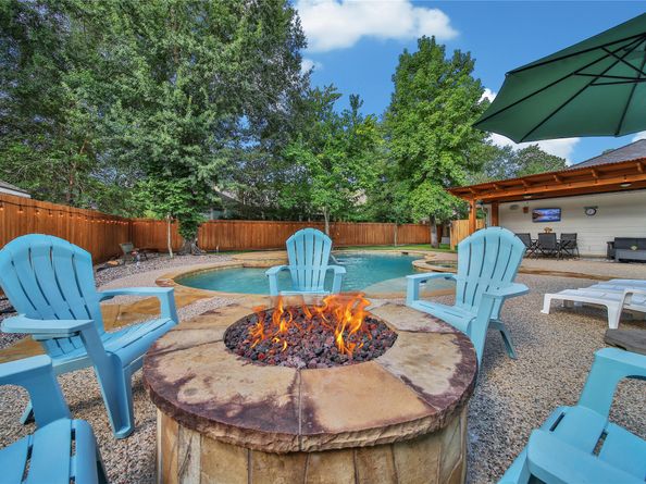 27 N Terrace Mill Circle, The Woodlands TX 77382