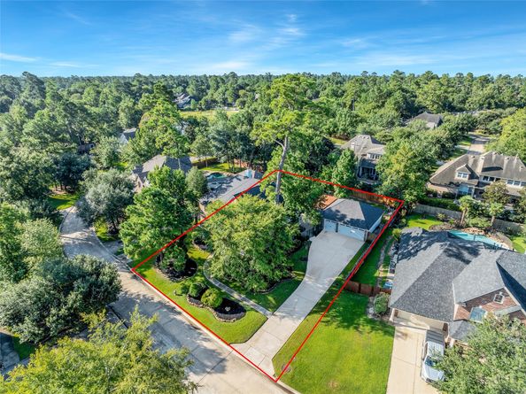 27 N Terrace Mill Circle, The Woodlands TX 77382