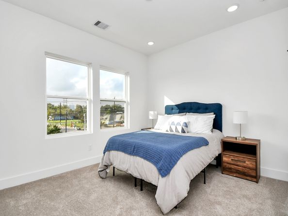 4802 Elysian Street C, Houston TX 77009