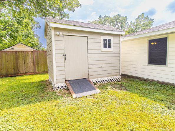 8407 Bronson Street, Houston TX 77034