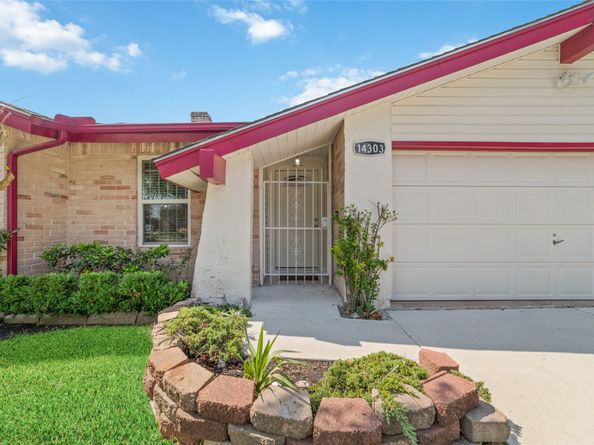 14303 Branchwater Lane, Sugar Land TX 77498