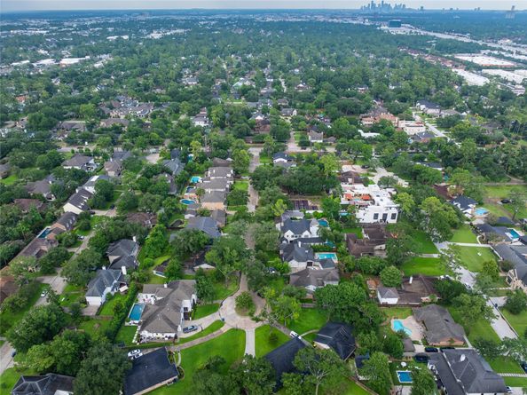 8630 Cedarbrake Drive, Spring Valley Village TX 77055