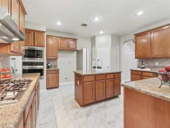 17406 Lonesome Dove Trail, Houston TX 77095