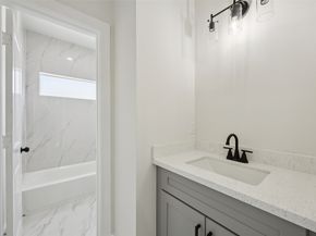 320 Clearwater st, Houston TX 77029