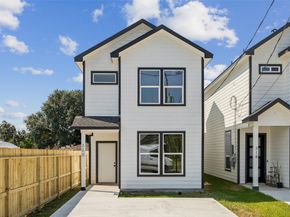 320 Clearwater st, Houston TX 77029