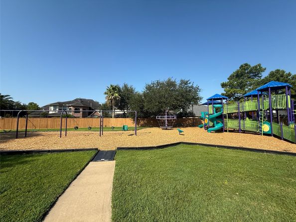 15923 Saxon Hollow Lane, Houston TX 77084