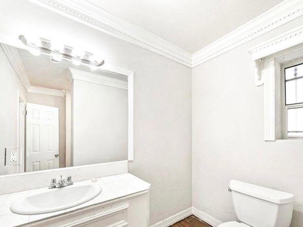 1207 Firnat Street, Houston TX 77022