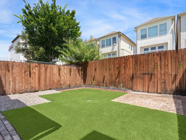 5510 Larkin Street A, Houston TX 77007