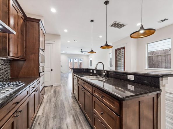 5510 Larkin Street A, Houston TX 77007