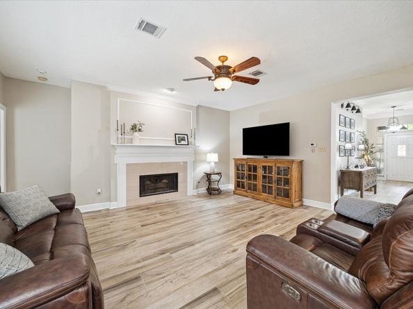 132 W Bonneymead Circle, The Woodlands TX 77381