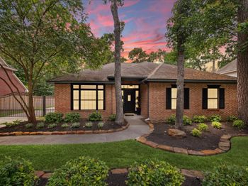 132 W Bonneymead Circle