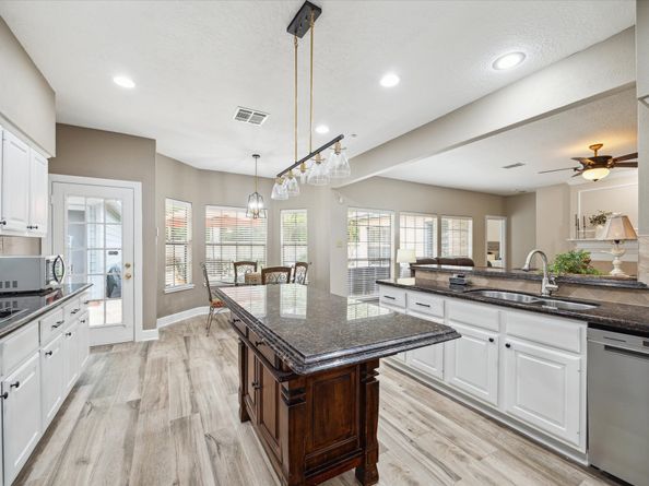132 W Bonneymead Circle, The Woodlands TX 77381
