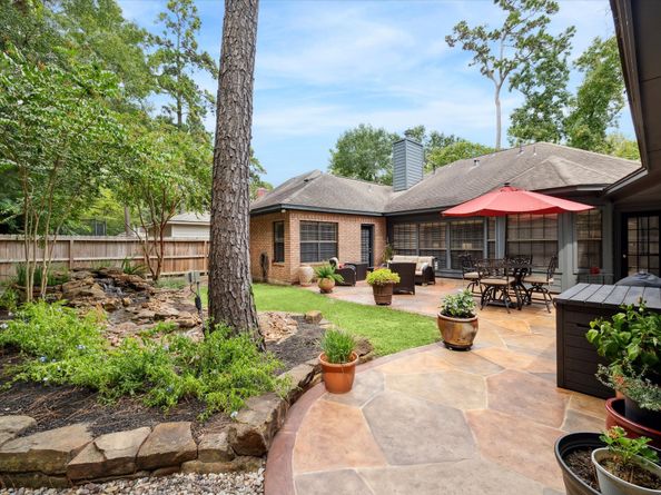 132 W Bonneymead Circle, The Woodlands TX 77381