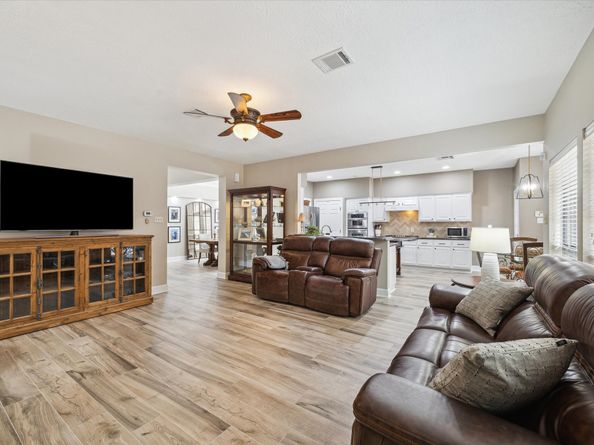 132 W Bonneymead Circle, The Woodlands TX 77381