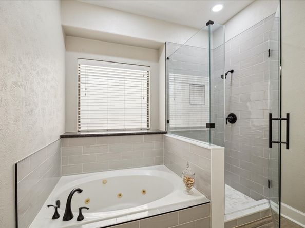 132 W Bonneymead Circle, The Woodlands TX 77381