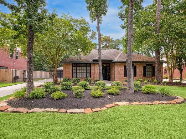 132 W Bonneymead Circle, The Woodlands TX 77381