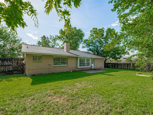 10534 Towne Square Road, Sugar Land TX 77498
