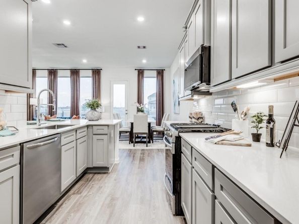 9113 La Pau Lane, Houston TX 77051